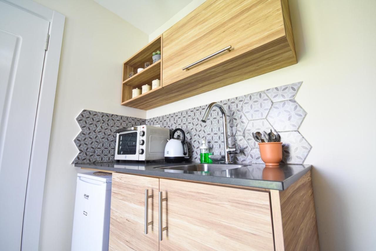 Sunshine Suite Boutique Only 5 Min Walk To The Beach - By Seaelo Eilat Exterior photo